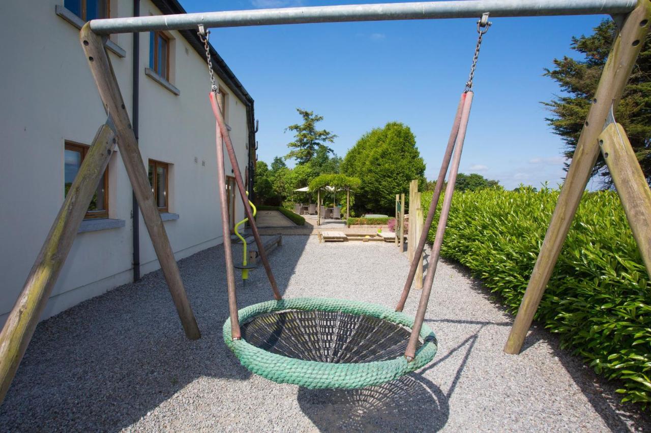 Decoy Country Cottages Navan Exterior photo